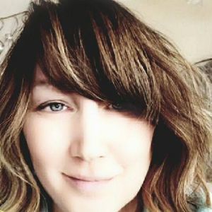 Meet your Posher, Cynthia